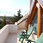 Elmar Villa