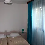 Elmar Villa *